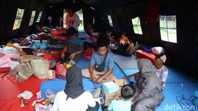 Api di Atas Atap Hanguskan Puluhan Rumah Sederhana di Duren Sawit