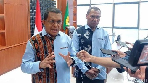 Gubernur dan Wakil Gubernur Nusa Tenggara Timur (NTT), Emanuel Melkiades Laka Lena dan Johanis AsadomaEmanuel Melkiades Laka Lena. (Foto: Simon Selly/detikBali)