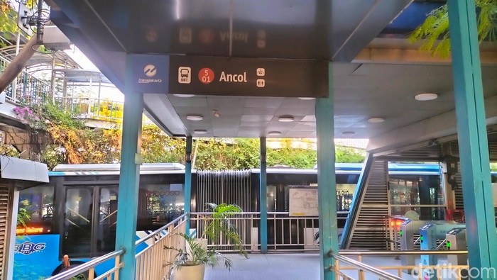 Halte Transjakarta Ancol, Jakarta Utara. (Maulani Mulianingsih/detikcom)
