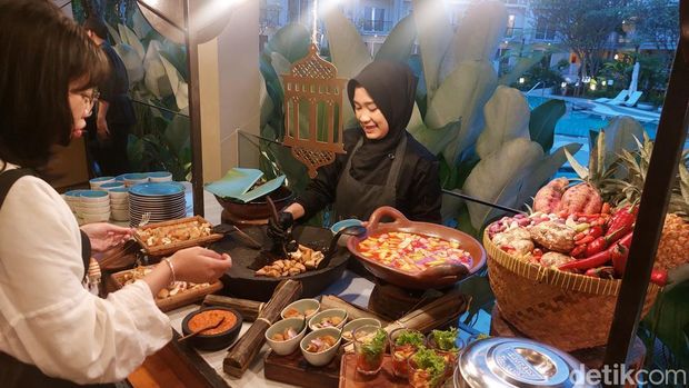 Hidangan khas Nusantara hingga Mediterania di menu iftar Sheraton Hotel Bandung.