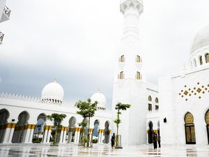 Ngepruk Parkir Rp 30 Ribu, Jukir Masjid Zayed Solo Dinonaktifkan