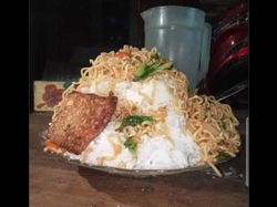 Meme Kocak Sahur Pertama di Ramadhan 2025