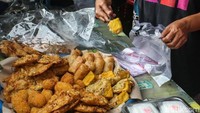 Meskipun kedengarannya bersaing, tetapi fenomena war takjil ini justru menjadi cara untuk saling toleransi antara umat beragama. Foto: x/Instagram