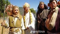 Meme ini menggunakan gambar dari serial Kera Sakti untuk menggambarkan perjuangan war takjil. Otw wak takjil, bunyi meme tersebut. Foto: x/Instagram