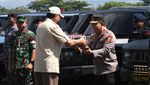 Menhan Serahkan 700 Maung untuk TNI-Polri