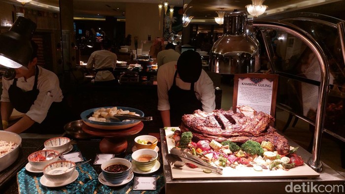 Menu di Trans Luxury Hotel Bandung untuk buka puasa.