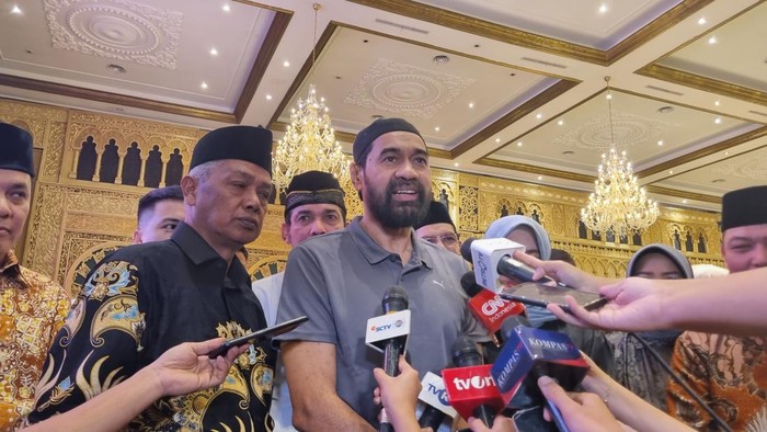 Gubernur Aceh Muzakir Manaf atau Mualem kediaman OSO di Kuningan, Jaksel, Sabtu (1/3/2025).