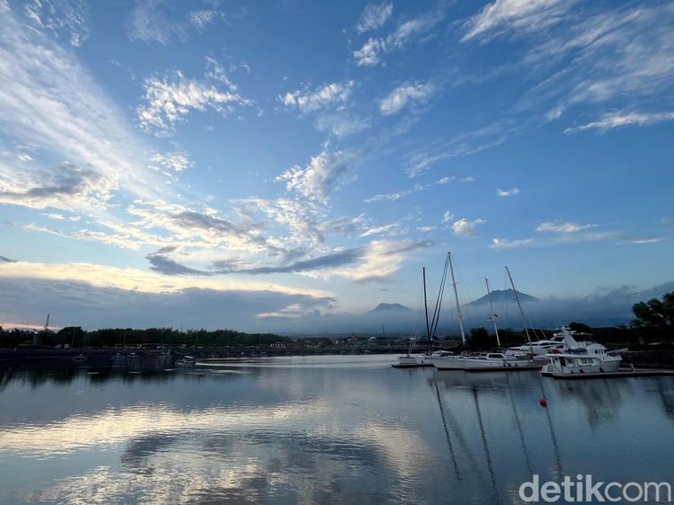Spot Ngabuburit Asik di Pantai Boom