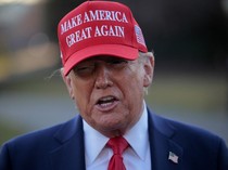 Trump Beri Sinyal Penurunan Tarif Impor Kanada dan Meksiko