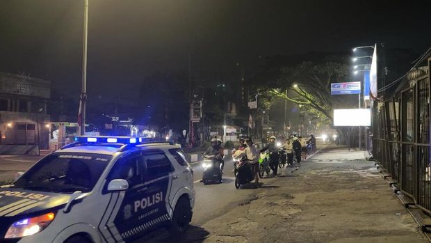 Puluhan kendaraan disita dari remaja pelaku balap liar dalam patroli Blue Light di Kota Malang.