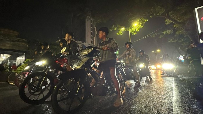 Puluhan kendaraan disita dari remaja pelaku balap liar dalam patroli Blue Light di Kota Malang.