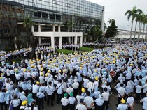 Pesangon Buruh Korban PHK Sritex Harus Cair, Menaker Kawal Ketat!