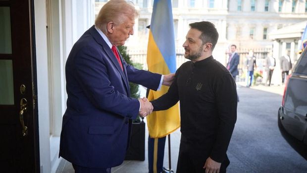 This handout photograph taken and released by Ukrainian Presidential Press-Service shows US President Donald Trump (L) welcoming Ukraine's President Volodymyr Zelensky to the White House in Washington, DC, prior their talks on February 28, 2025. (Photo by Handout / Ukrainian Presidential Press-Service / AFP) / RESTRICTED TO EDITORIAL USE - MANDATORY CREDIT 