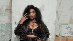 Lizzo Sudah Bebas Alkohol 2 Bulan!