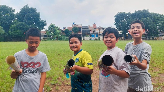 Bocah Cimahi Ngabuburit Sambil Main Meriam Spirtus dari Pipa