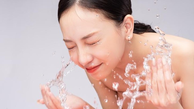 cuci muka pakai air garam