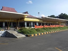 Gunung Lewotobi Meletus 5 Kali, Bandara Frans Seda Ditutup