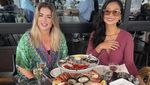 Indah Kalalo Makan Bareng Mertua, Seafood hingga Masakan Rumahan
