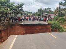 Jalan Lintas Jambi-Sumbar di Bungo Putus Akibat Diterjang Banjir Bah