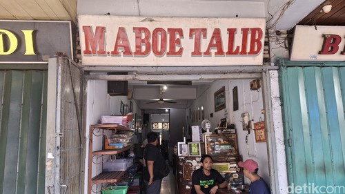 Kedai kopi legendaris, M. Aboe Talib, Tabanan, Bali, yang tetap bertahan di tengah gempuran coffee shop modern, Minggu (2/3/2025). (Fabiola Dianira)