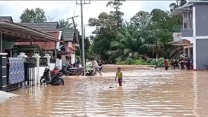 Kondisi banjir di salah satu desa di Rawas Ilir, Muratara