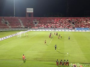 Penalti Kontroversial, Bali United Tertinggal 0-1 dari Persita di Babak Pertama