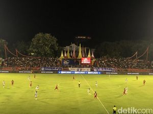Semen Padang FC Ditahan Imbang 1-1 oleh PSBS Biak