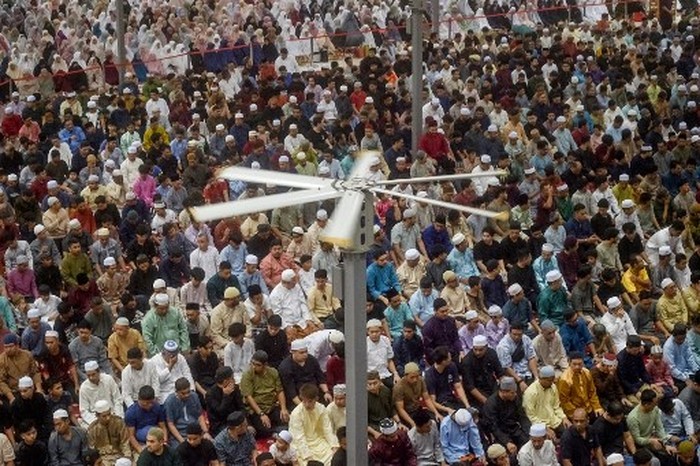Muslims offer the first Tarawih prayers to mark the start of the Islamic holy fasting month of Ramadan at the Tuanku Mizan Zainal Abidin mosque in Putrajaya on March 1, 2025. (Photo by Arif Kartono / AFP)