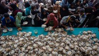 Tahun ini Masjid Jogokariyan menyiapkan 3.500 porsi buka bersama tiap harinya. 