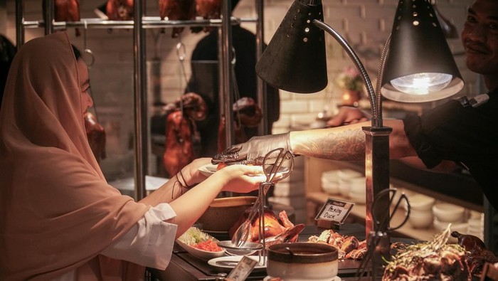 Menu buka bersama di DoubleTree by Hilton Surabaya