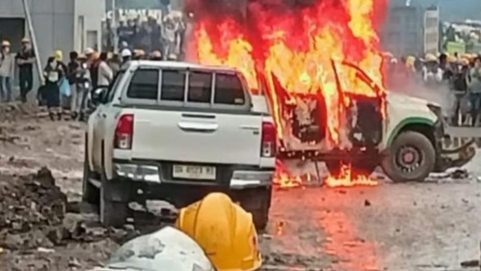 Mobil perusahaan terbakar imbas demo ricuh di PT IMIP Morowali.