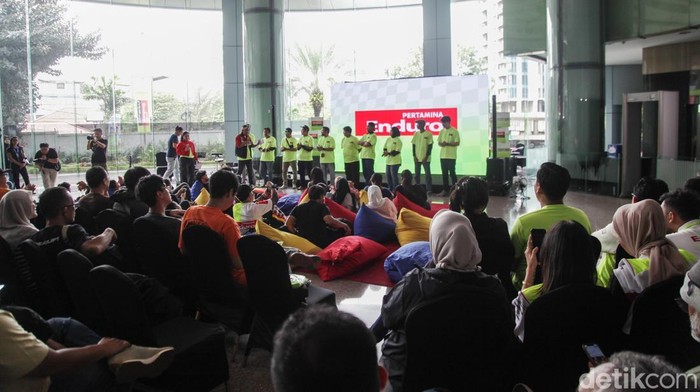 Nobar MotoGP Bertabur Hadiah-Diskon Ganti Oli Pertamina Enduro detikcom bersama dengan Pertamina Lubricants menggelar nonton bareng (nobar) MotoGP Thailand 2025. Tidak cuma berlimpah hadiah, tetapi ada diskon ganti oli Pertamina Enduro.