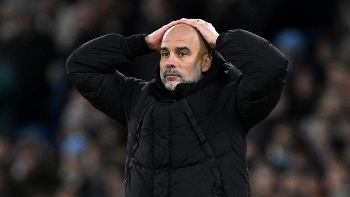 MANCHESTER, ENGLAND - MARCH 01: Pep Guardiola, Manager of Manchester City, looks dejected during the Emirates FA Cup Fifth Round match between Manchester City and Plymouth Argyle at Etihad Stadium on March 01, 2025 in Manchester, England. (Photo by Justin Setterfield/Getty Images)
