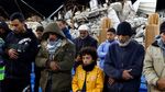 Warga Palestina Salat Tarawih di Tengah Reruntuhan Bangunan