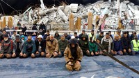 Seperti diketahui, Israel menyerang Gaza sejak 7 Oktober 2023 lalu. Serangan itu mengakibatkan bangunan rumah hingga masjid hancur.