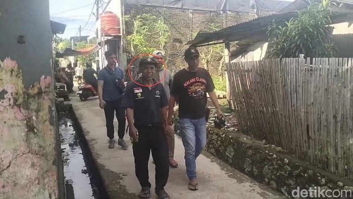 Pria bernama Syahrir (60), ditangkap polisi karena nekat mencuri kamera CCTV milik Puskesmas Sudiang.