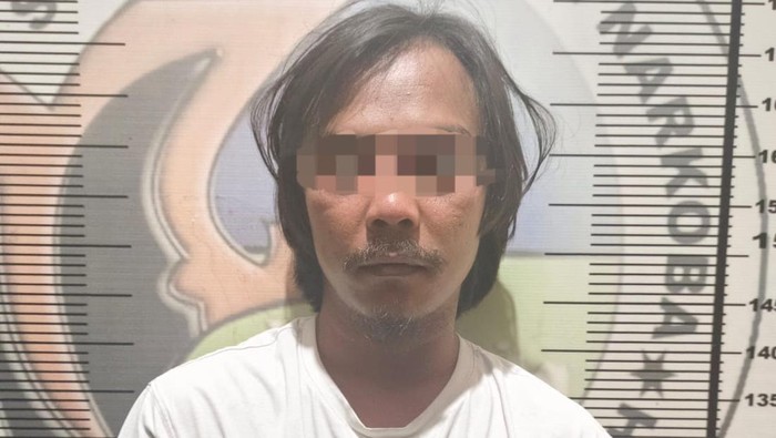 Pria di Prabumulih diamankan polisi karena menyimpan ganja seberat 235,9 gram milik temannya.