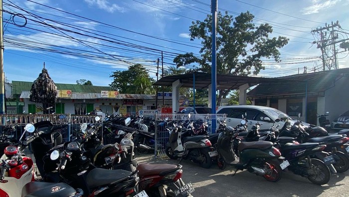 Sebanyak 33 motor dan mobil diamankan saat polisi membubarkan balap liar di Gorontalo.