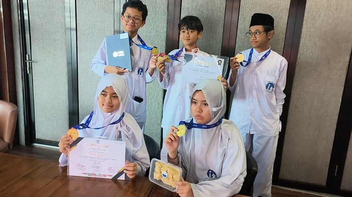Siswa di Surabaya bikin nugget premium dari limbah ikan bandeng