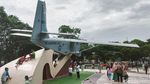 Ramai Warga Ngabuburit ke Monumen Pesawat TNI AL di Hutan Kota Tuban