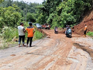 Tanah Longsor-Puting Beliung Terjadi di OKU Selatan, Warga Diimbau Waspada