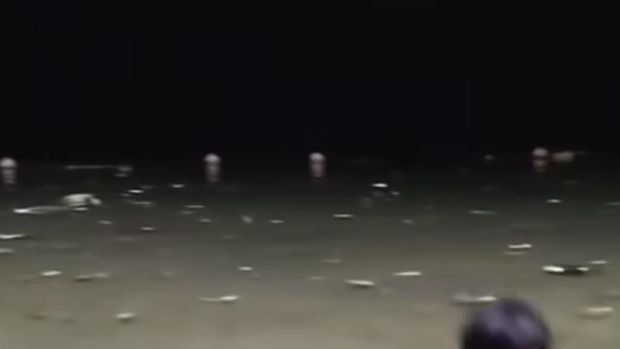 Video viral sampah berserakan di Pantai Ancol. (Tangkapan layar Instagram)