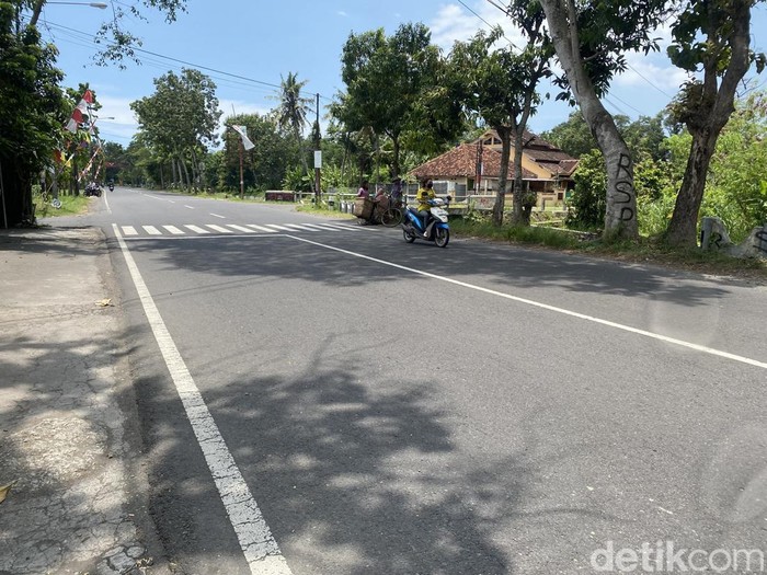 Penampakan lokasi keributan di Jalan Samas, Bantul, Minggu (2/3/2025).