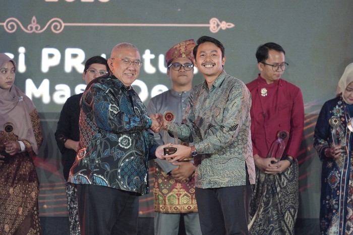 Waskita Karya Raih Penghargaan Public Relations Indonesia Award 2025