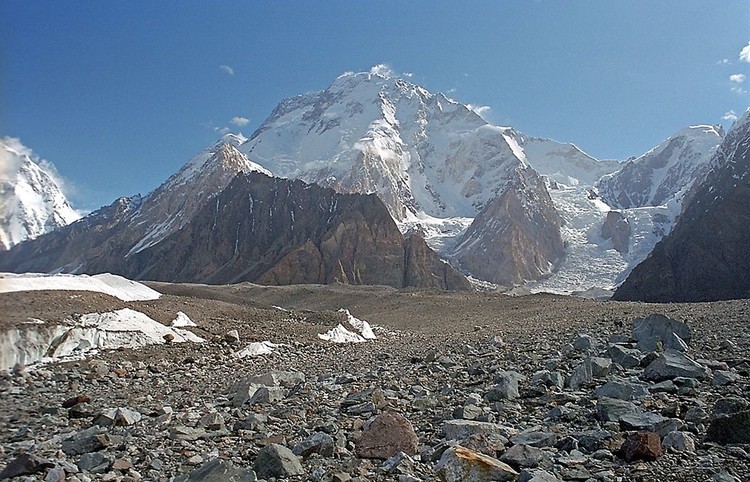 10 Gunung yang Indah Mempesona Tapi Mematikan di Dunia 10 Gunung yang Indah Mempesona Tapi Mematikan di Dunia
