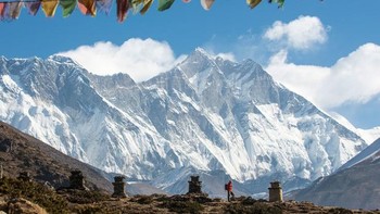 9. Gunung Everest di China/Nepal yang terkenal adalah gunung tertinggi di dunia, dan salah satu yang paling banyak didaki. Namun terlepas dari popularitasnya, Everest masih sangat berbahaya. Pada hitungan terakhir 8000ers.com, tercatat ada 210 kematian dari lebih dari 3600 percobaan pendakian. Foto: GettyImages/Notey