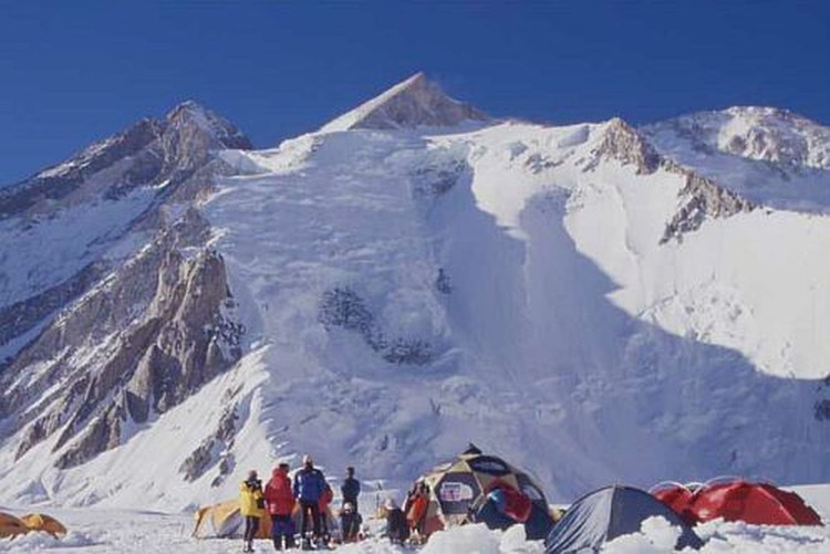 10 Gunung yang Indah Mempesona Tapi Mematikan di Dunia 10 Gunung yang Indah Mempesona Tapi Mematikan di Dunia