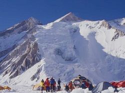 10 Gunung yang Mempesona Tapi Paling Mematikan di Dunia