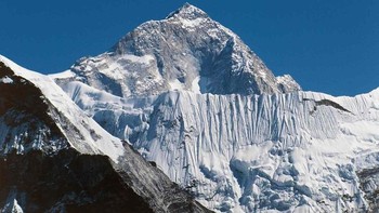 7. Salah satu puncak di Himalaya, Makalu di Nepal adalah gunung tertinggi kelima di dunia dan ketujuh paling mematikan. Dari 234 pendakian, 26 orang telah meninggal. Foto: Makalu