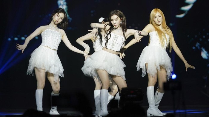 K-Pop group Aespa performs live onstage in London, Sunday, March 2, 2025. (Photo by Alberto Pezzali/Invision/AP)